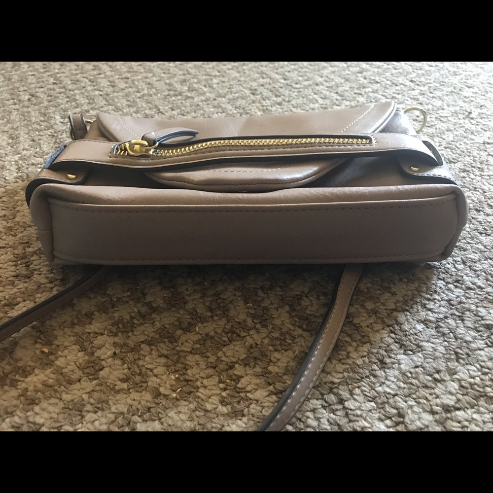 NICOLE MILLER -NEW YORK CITY- CROSSBODY PURSE - Picture 3 of 5